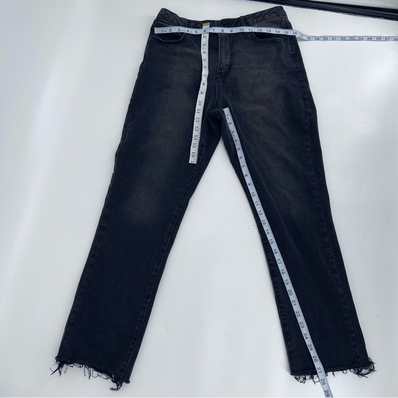 Forever 21 Black Frayed Hem Cropped Jeans Size 31 Women’s - Picture 4 of 5